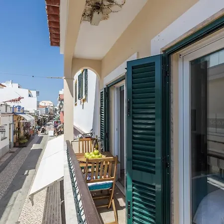 Stories 1 - Sunny Roof Terrace *