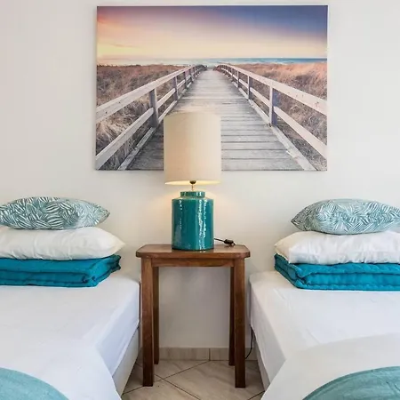 Stories 1 - Sunny Roof Terrace Apartment